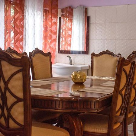 Afranasa Inn Tema Exteriér fotografie